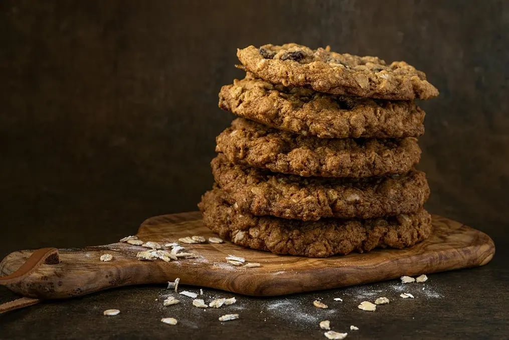 bournville-raisin-chocolate-with-oatmeal-cookies
