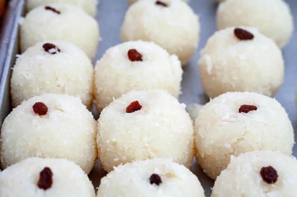 dairy-milk-coconut-modak