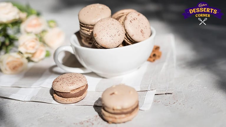 Grey macaron