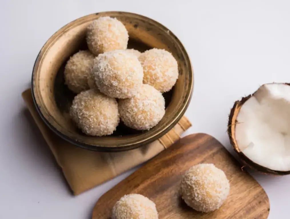 Instant Coconut Ladoo