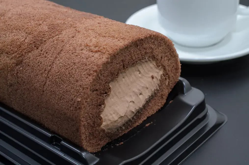 chocolate swiss roll is prepared