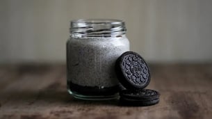Elegant Oreo-Infused Panna Cotta with a Bournville Chocolate Dusting