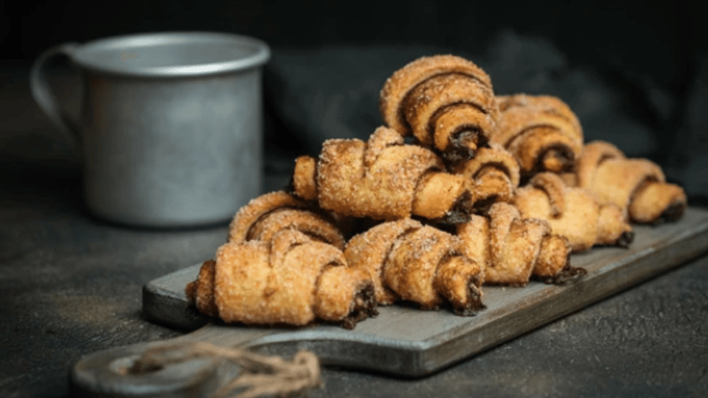cinnamon-crescent-4