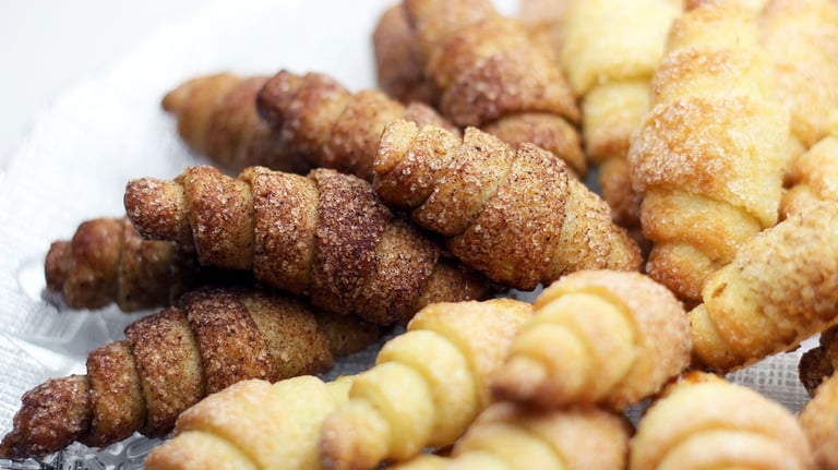 Enjoy a Slice of History and Deliciousness with Cinnamon Crescents: Easy Sweet Recipes at Home 