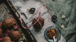 Essential Tips For Healthy Baking With Cocoa Powder During The Holiday Season