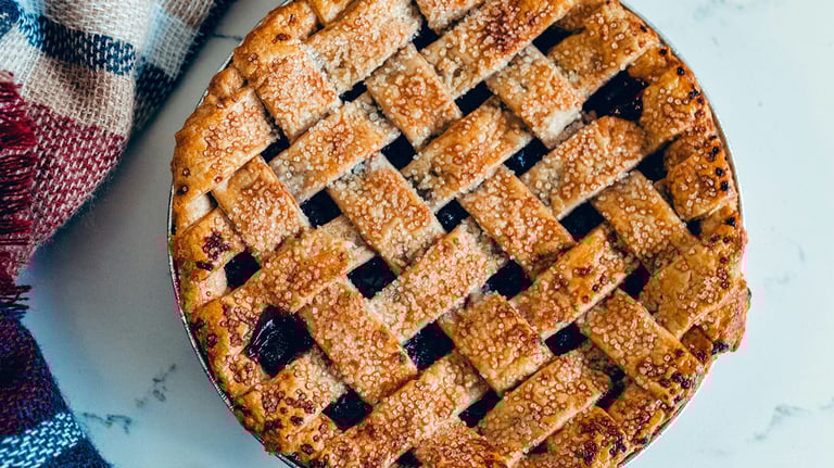 Experience Comforting Flavors with Blueberry Pie: Easy Sweet Recipes at Home