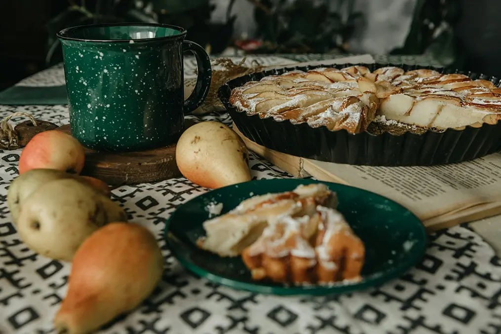 Fall Fruit Desserts: Enjoy Seasonal Flavors with Pear Crumble and Apple Pie - Pear Crumble 3