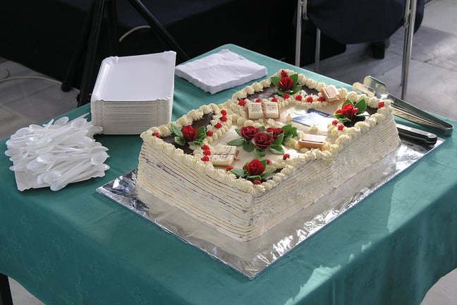 Foolproof Sheet Cake Recipes For Beginners for When You’re Hosting a Crowd 