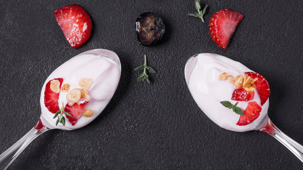strawberry-yogurt-dip
