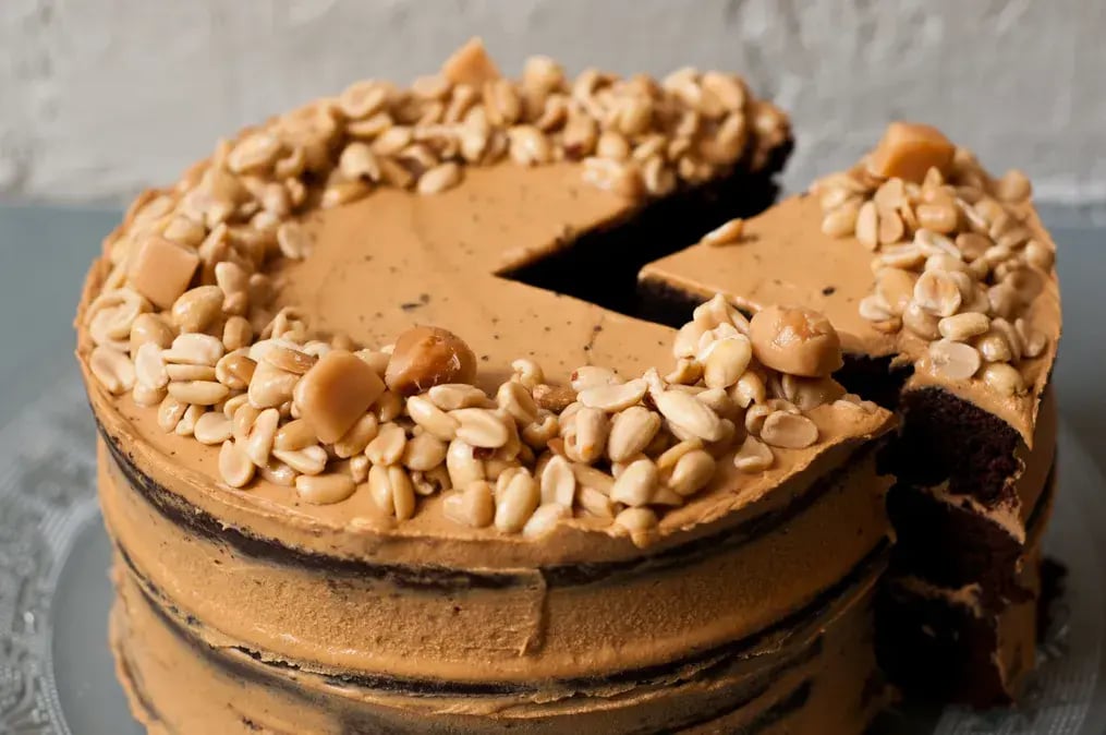 Gooey Chocolate Cashew Fudge Cake: A Must-Try Dessert - Creating a More Delectable Dessert Experience
