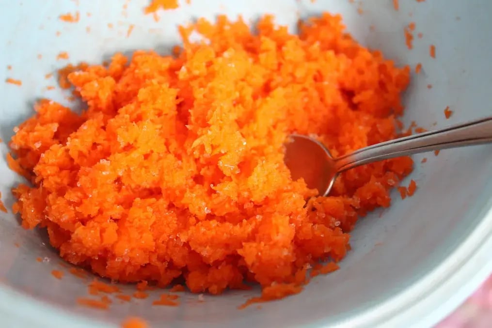 Uniform Grating Of Carrots