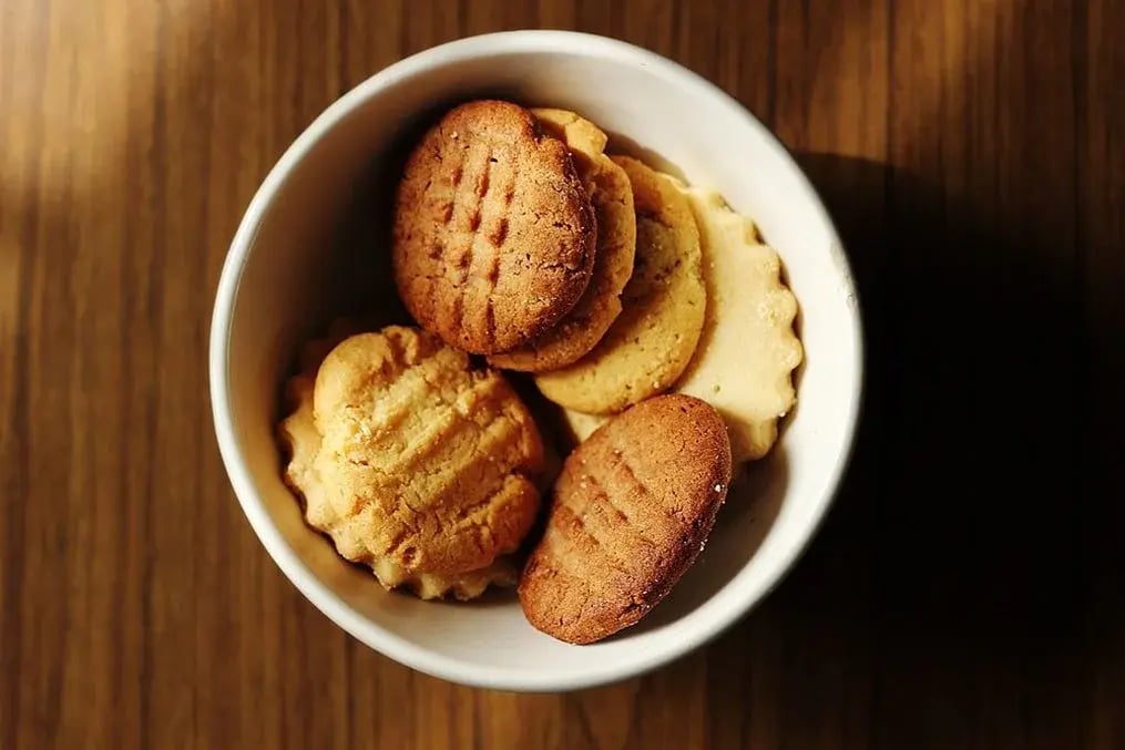 Kourabiedes (Greek Butter Cookies)