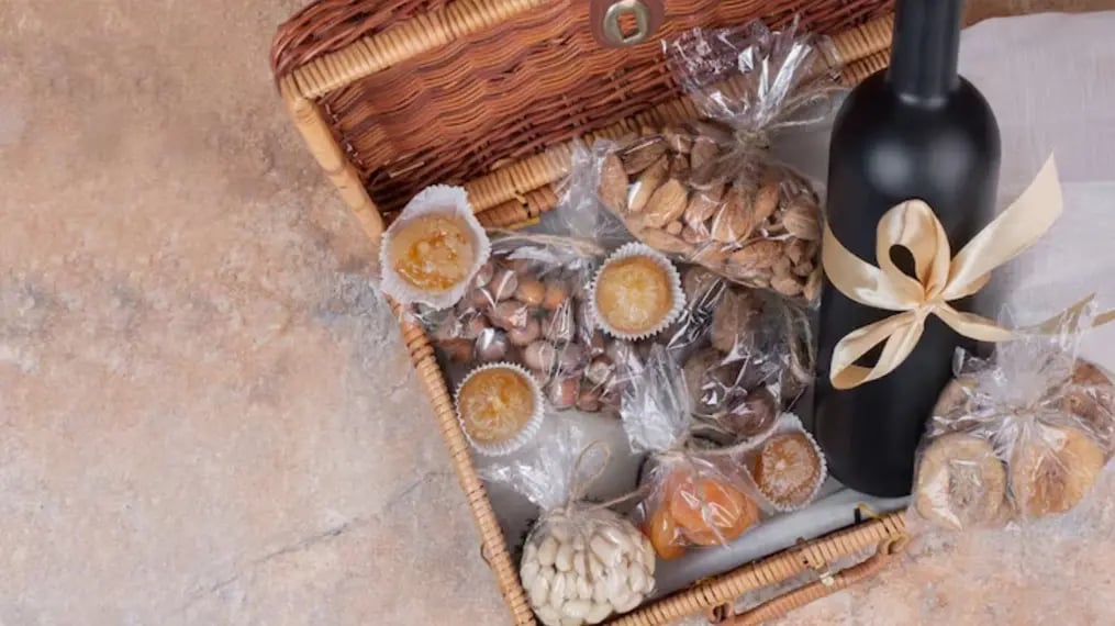 Step-by-Step DIY Chocolate Hamper Box Ideas