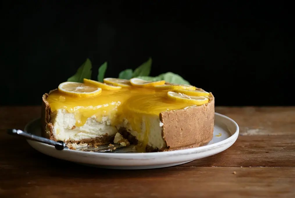 Have you tried this vegan lemon curd cheesecake yet? - Vegan Lemon Cheesecake 3