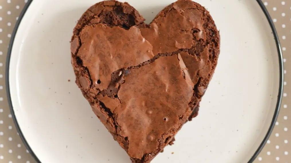 heart-shaped-chocolate-cake