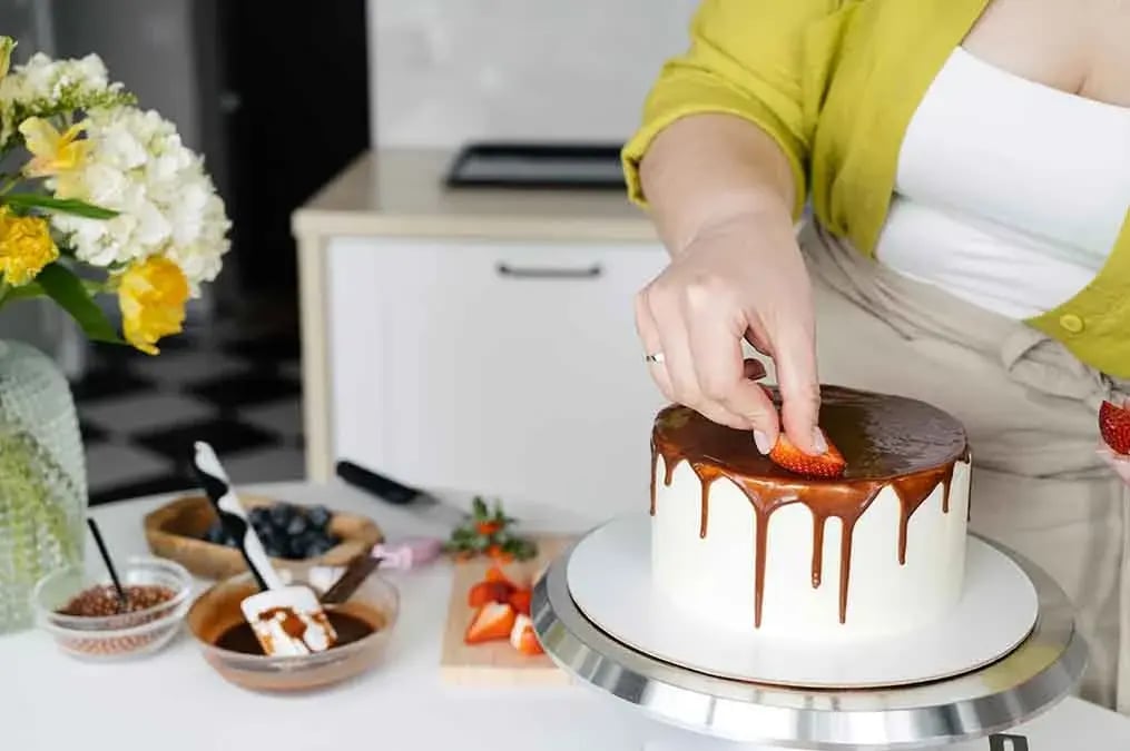 Here is a Crowd-pleasing Chocolate Strawberry Shortcake Recipe for Your Holiday - Chocolate Strawberry Shortcake 1