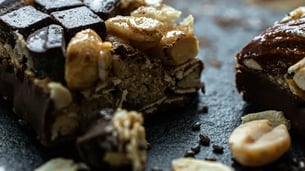 Homemade Peanut Chocolate Bars: Easy Recipe, Storage Tips, Healthy Variations, And Serving Suggestions