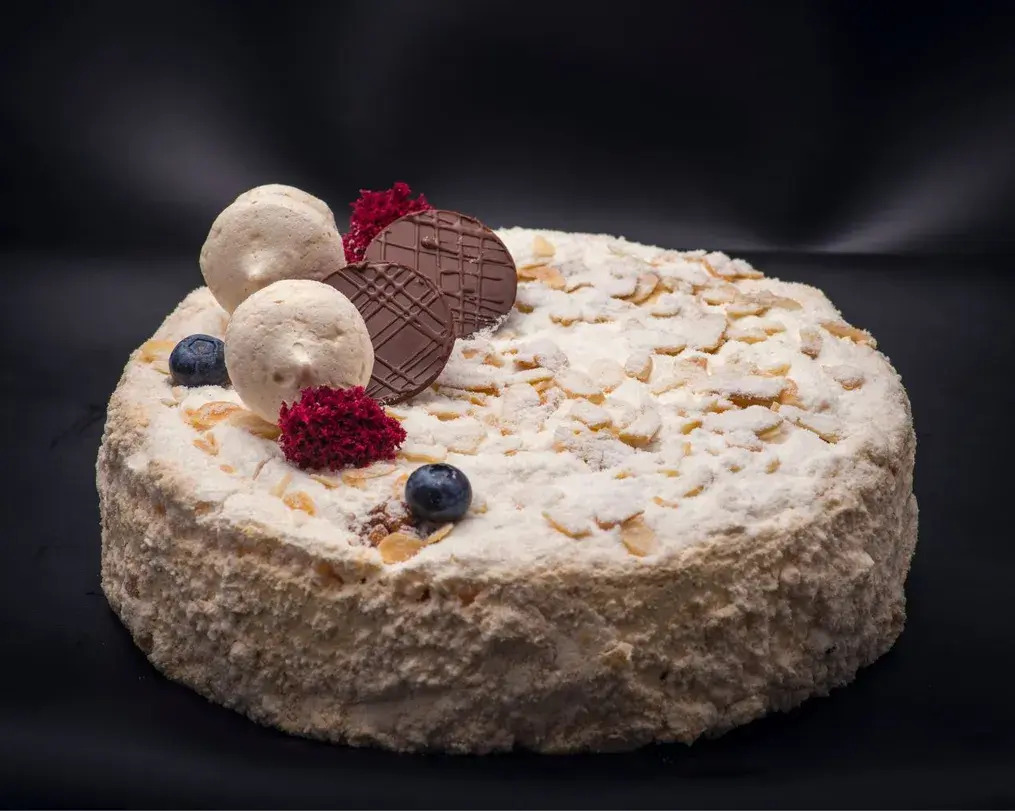 How to Balance Sweetness and Nutty Flavors in Almond Cakes