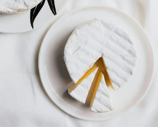 cream cheese frosted cake