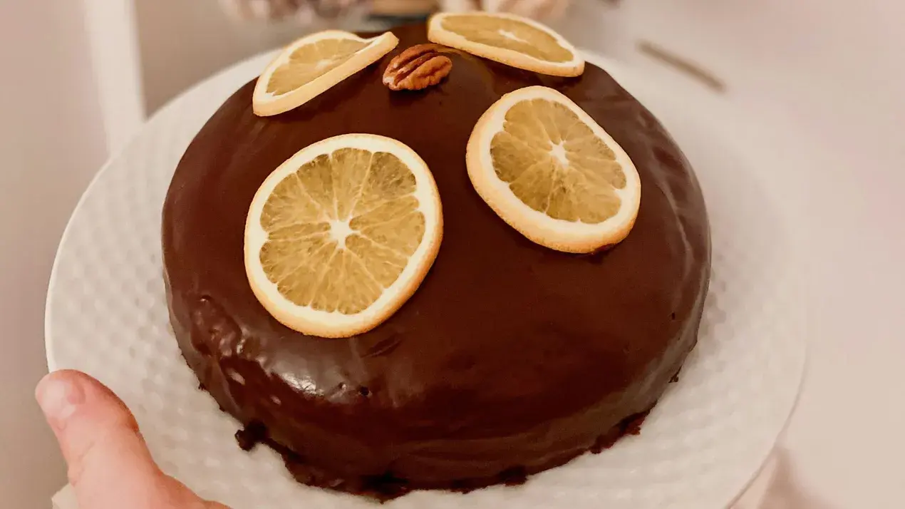 How to Create a Perfectly Balanced Lemon and Chocolate Cake