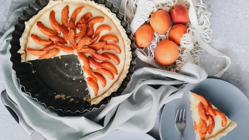 Tart with Apricots