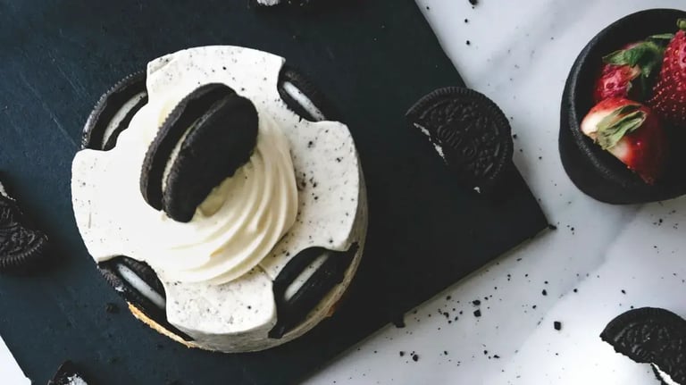 How to Make a No-Bake Oreo Cheesecake with Hazelnut and Chocobakes Layers