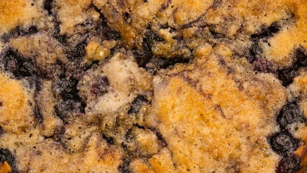 Apple Crumble Cake With Raisins
