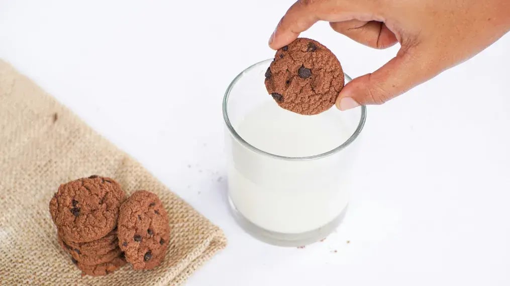 How To Make Browned Butter Cookies With Cadbury Dairy Milk And Cashews - Serve the cookies with milk or coffee