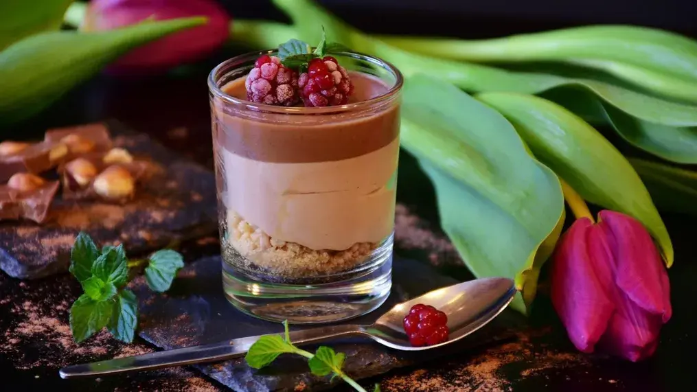 How to Make Chilled Chocolate Mousse Cups for Parties
