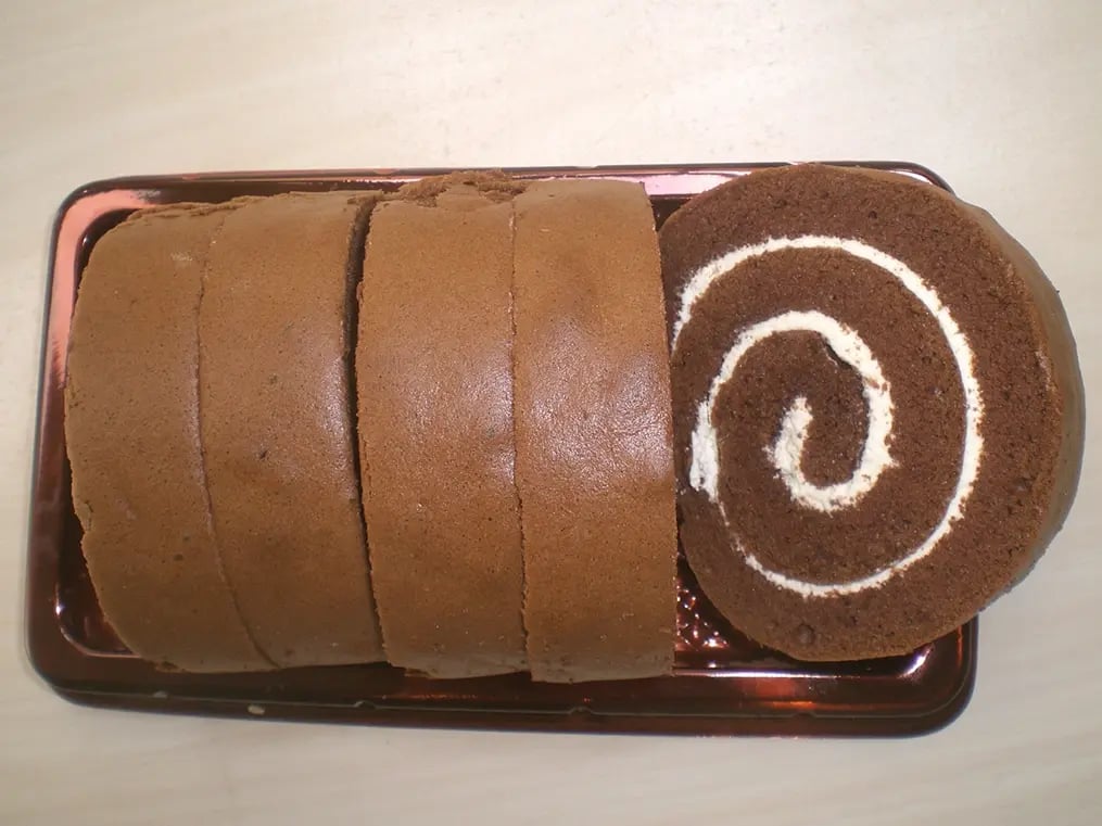 How to Make Chocolate Swiss Roll Cake: A Step-by-Step Guide to Rolling in Sweetness - Chocolate Swiss Roll Cake