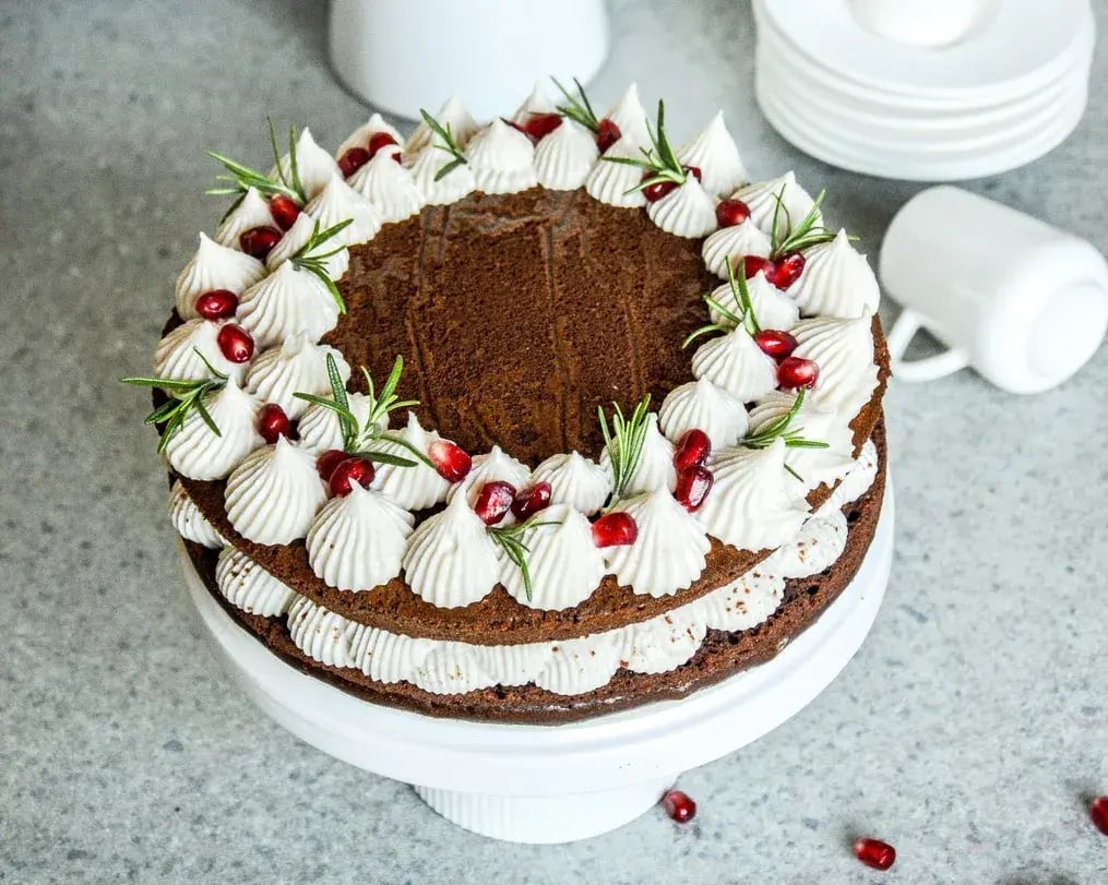 Whipped cream cake layers
