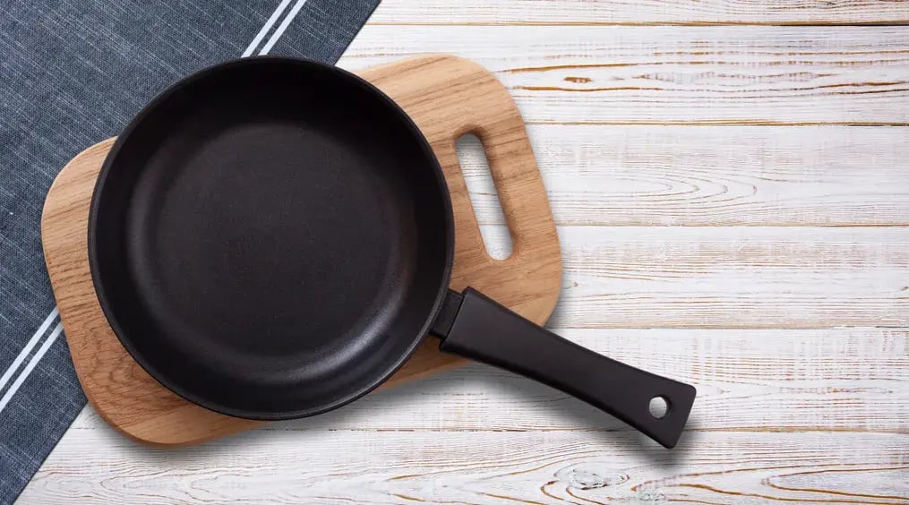 Select a Wide, Thick-Bottomed Pan