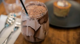How to Make Creamy Cold Coffee with Hazelnut and Oreo Crust
