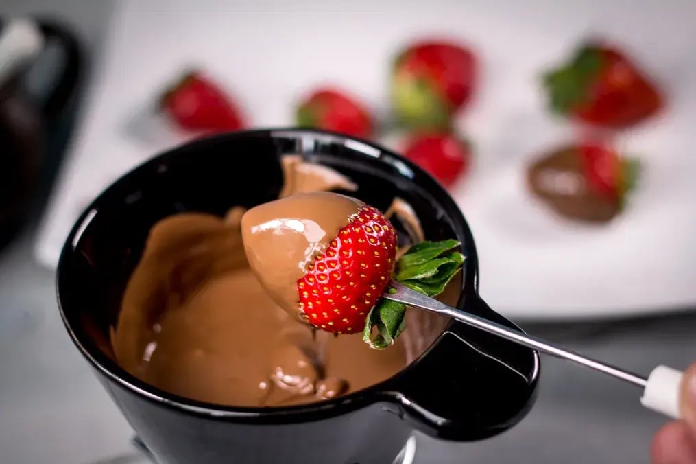 Coating The Strawberry