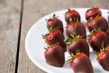 How to Make Dairy Milk Covered Strawberries: Recipe, ...