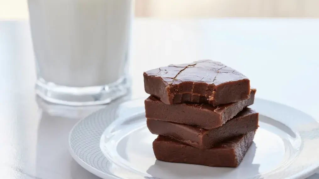 How to Make Dairy Milk Frozen Fudge with Nuts in 5 Steps - Fudge