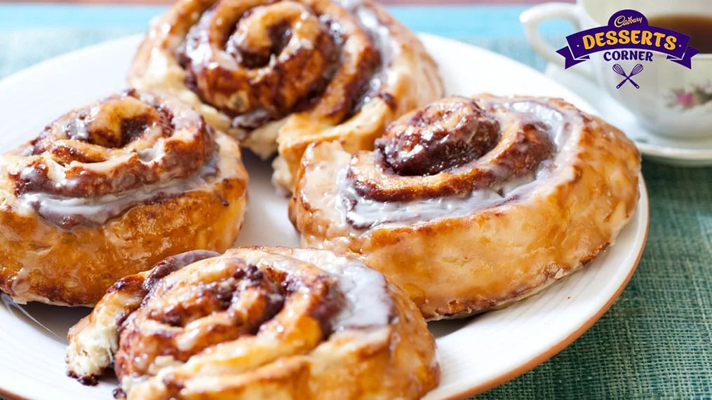how-to-make-different-types-of-glaze-for-your-cinnamon-rolls-4-updated