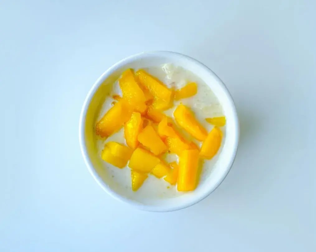 Fruit custard with fruits topped