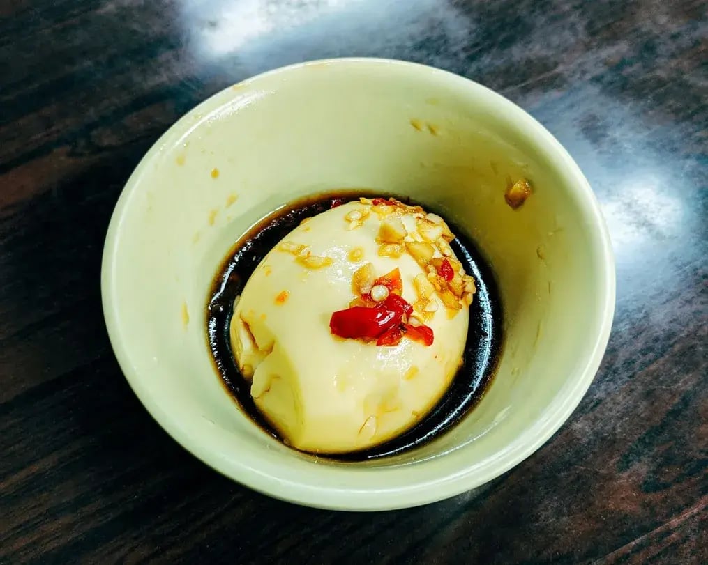 Mango Lassi Pudding with Chocolate Crumble
