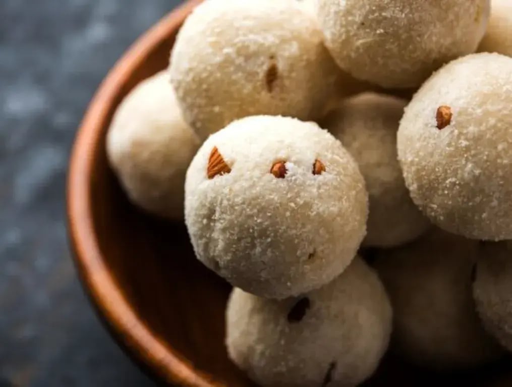 How To Make Delicious Rava Besan Ladoo Without Coconut