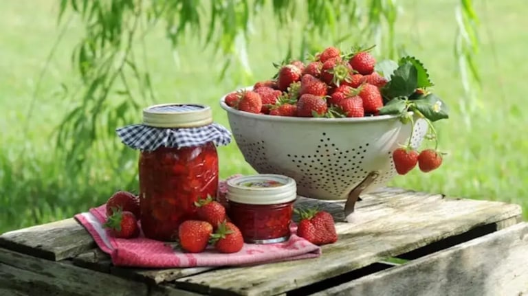 How To Make Strawberry Compote: Quick and Easy Hacks for Your Desserts