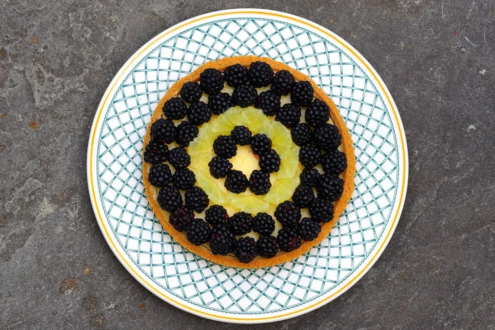 Perfect Lemon and Blackberry Drizzle Cake Recipe