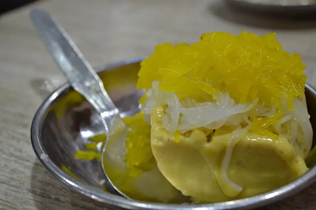 How to Make the Ultimate Falooda Ice Cream with Chocolate Chips - Cook Vermicelli Just Right