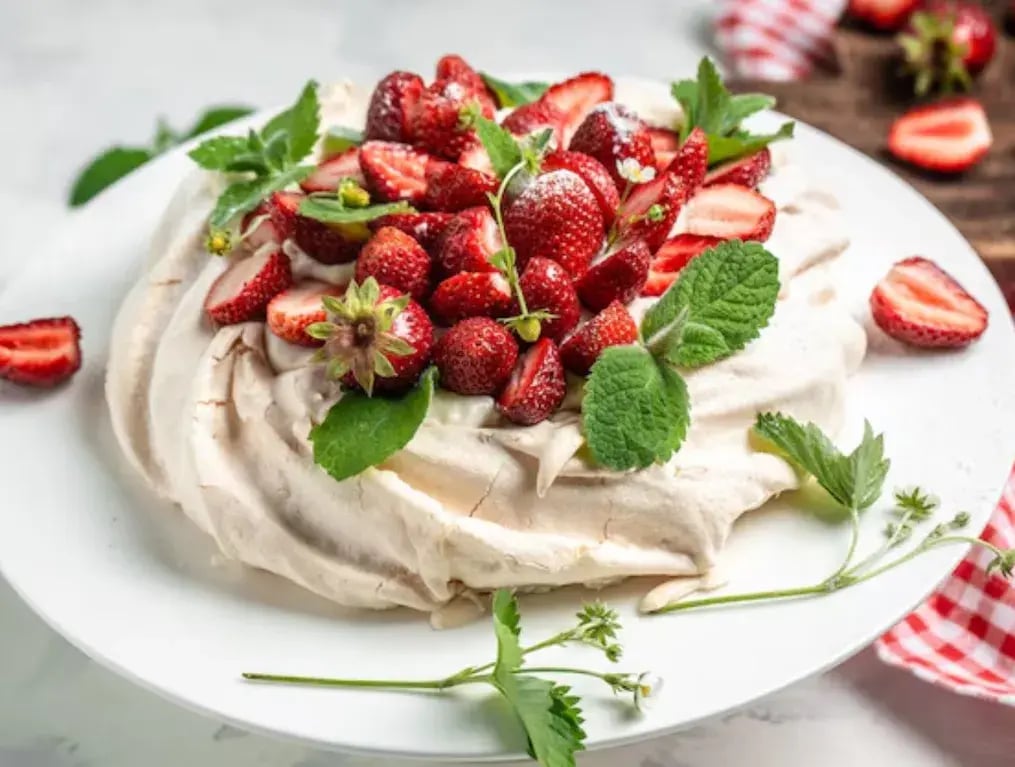 Shape The Meringue Base