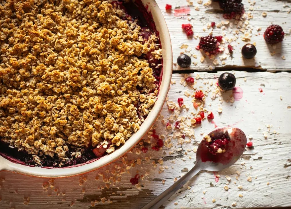 Strawberry Rhubarb Crumble