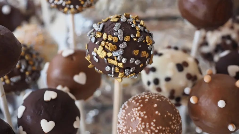 Cake Pops: A Blast of Colors and Flavors