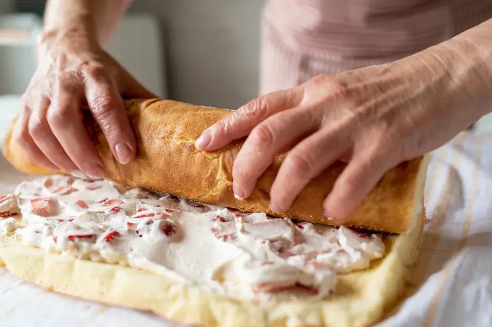 Recipe for Homemade Vanilla Swiss Roll