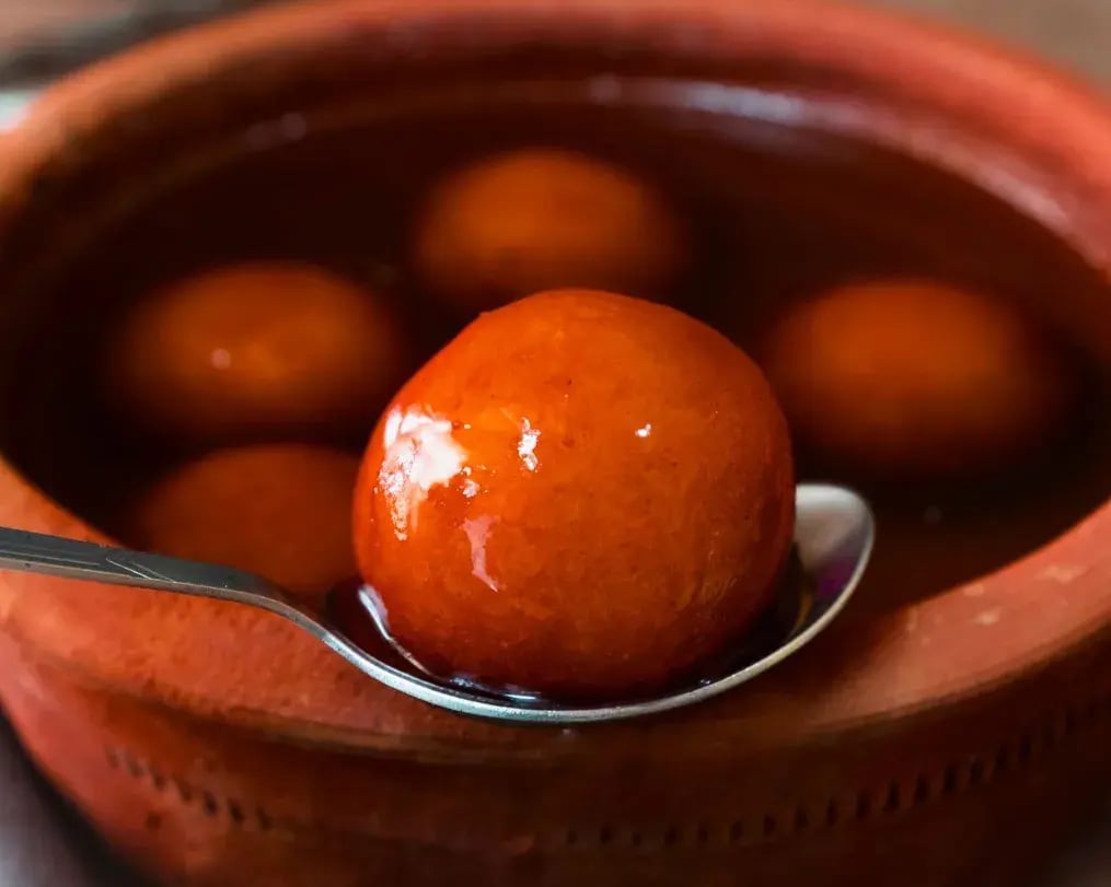 Jamun Cheesecake with Almond Crust: No-Bake Celebration Dessert - Gulab Jamun