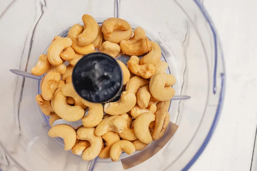 cashews in blender