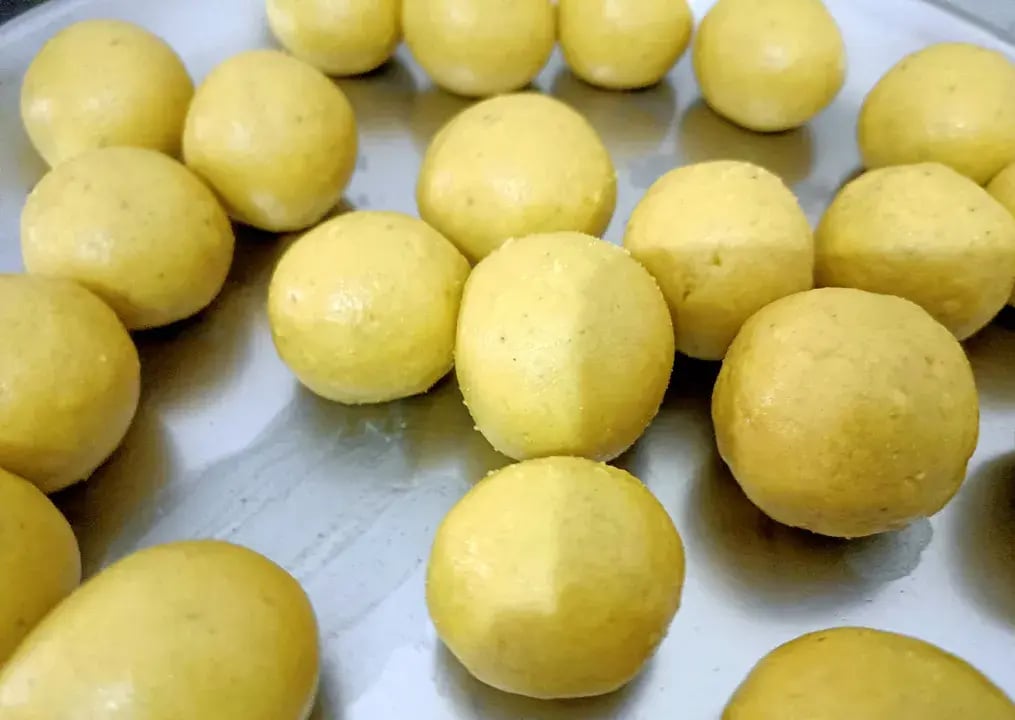 Kanjak Bhog Sweets: Delightful Treats to Honour the Little Goddesses - Besan Laddoo